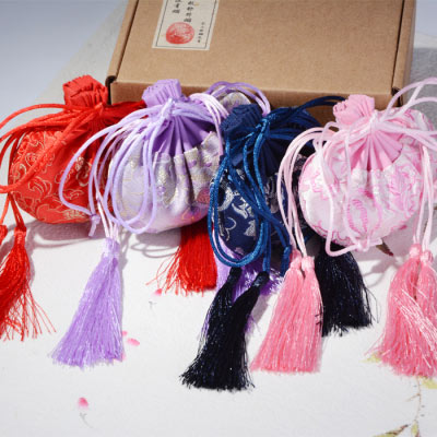 Classic brocade incense sachet pouch with tassel style